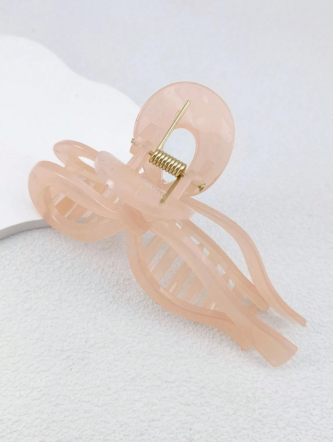 Lorie Bow Hair Claw Peach