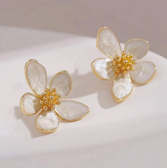 Blooming Pearl Earrings